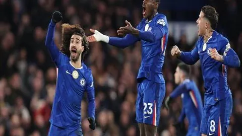 “寒冬烽火戏沪深：数据盛宴，揭秘市场对决风云！”