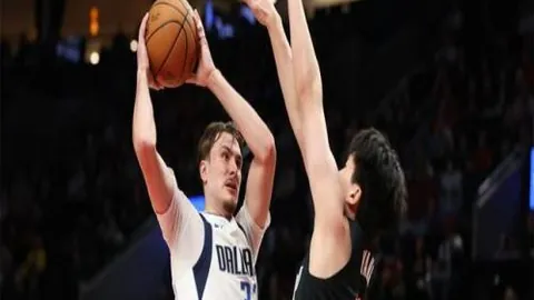 法国国脚速度奇才姆巴佩：年薪揭秘，数据狂飙解析